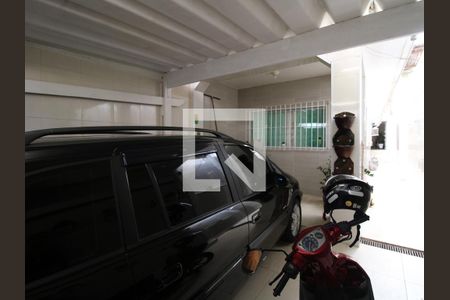 Garagem de casa à venda com 2 quartos, 140m² em Vila Nivi, São Paulo