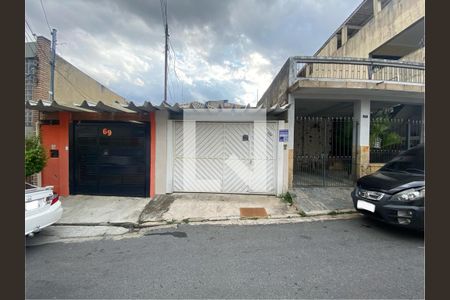 Fachada com plaquinha de casa à venda com 2 quartos, 140m² em Vila Nivi, São Paulo