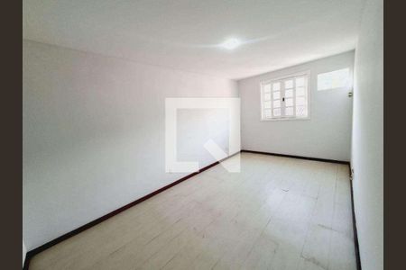 Casa à venda com 4 quartos, 160m² em Vargem Grande, Rio de Janeiro