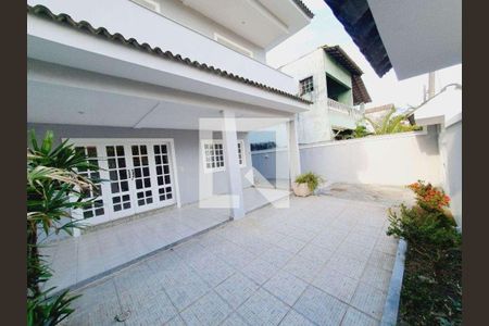 Casa à venda com 4 quartos, 160m² em Vargem Grande, Rio de Janeiro