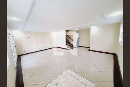 Casa à venda com 4 quartos, 160m² em Vargem Grande, Rio de Janeiro