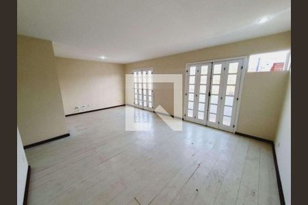 Casa à venda com 4 quartos, 160m² em Vargem Grande, Rio de Janeiro