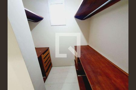 Casa à venda com 4 quartos, 160m² em Vargem Grande, Rio de Janeiro
