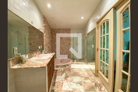 Casa à venda com 3 quartos, 425m² em Laranjeiras, Rio de Janeiro