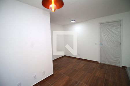 Sala de apartamento para alugar com 2 quartos, 50m² em Irajá, Rio de Janeiro