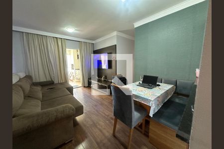 Sala de apartamento à venda com 3 quartos, 85m² em Jardim Tupanci, Barueri