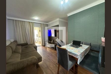 Sala de apartamento à venda com 3 quartos, 85m² em Jardim Tupanci, Barueri