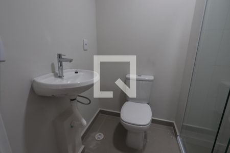 Banheiro de kitnet/studio para alugar com 1 quarto, 32m² em Chácara Belenzinho, São Paulo