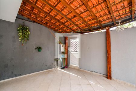 Quintal de casa à venda com 3 quartos, 84m² em Parque Erasmo Assunção, Santo André