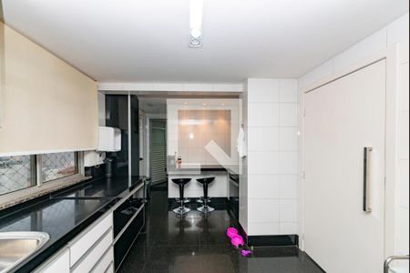 Cozinha de apartamento à venda com 3 quartos, 325m² em Coracao de Jesus, Belo Horizonte