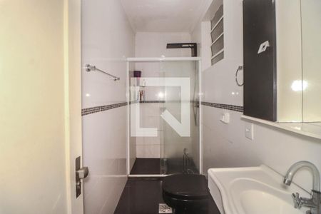 Banheiro de apartamento para alugar com 1 quarto, 59m² em Passo D’areia, Porto Alegre