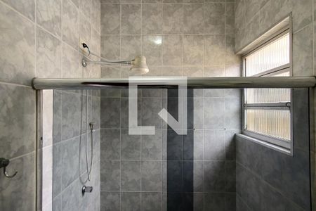 Banheiro de casa para alugar com 2 quartos, 117m² em Guilhermina, Praia Grande