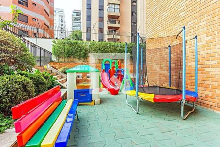 Apartamento à venda com 4 quartos, 220m² em Vila Nova Conceição, São Paulo