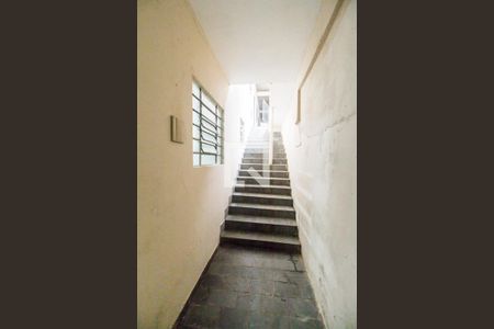 Escada de casa para alugar com 3 quartos, 180m² em Vila Engenho Novo, Barueri
