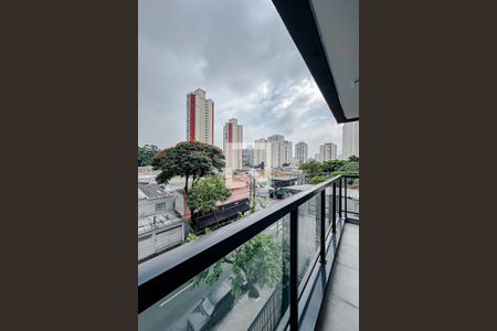 Varanda de kitnet/studio para alugar com 1 quarto, 33m² em Cambuci, São Paulo