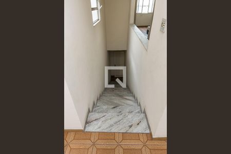 Escada de casa à venda com 4 quartos, 296m² em Olaria, Rio de Janeiro
