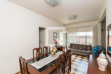 Sala de casa à venda com 4 quartos, 296m² em Olaria, Rio de Janeiro