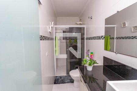 Banheiro  de casa à venda com 3 quartos, 209m² em Centro, Diadema