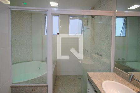 Banheiro da Suíte 1 de apartamento à venda com 5 quartos, 375m² em Buritis, Belo Horizonte