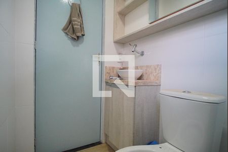 Banheiro de apartamento à venda com 2 quartos, 48m² em Canudos, Novo Hamburgo