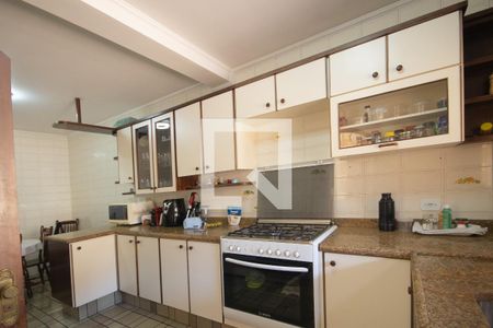 Cozinha de casa à venda com 4 quartos, 185m² em Vila Gustavo, São Paulo