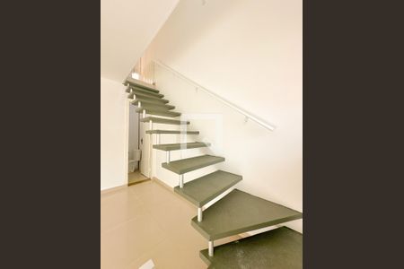 Escada de casa para alugar com 2 quartos, 86m² em Ingleses do Rio Vermelho, Florianópolis