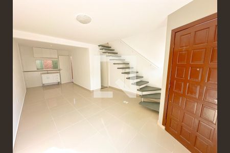 Sala de TV de casa para alugar com 2 quartos, 86m² em Ingleses do Rio Vermelho, Florianópolis