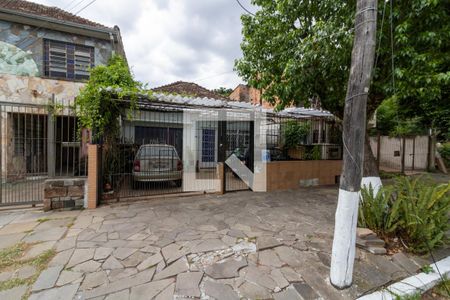 Fachada de casa à venda com 4 quartos, 150m² em Glória, Porto Alegre