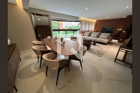 Apartamento à venda com 2 quartos, 159m² em Vila Nova Conceição, São Paulo