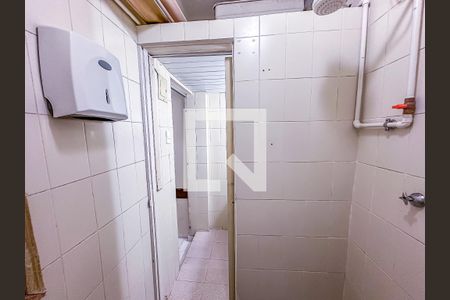 Banheiro de apartamento para alugar com 1 quarto, 21m² em Centro, Rio de Janeiro
