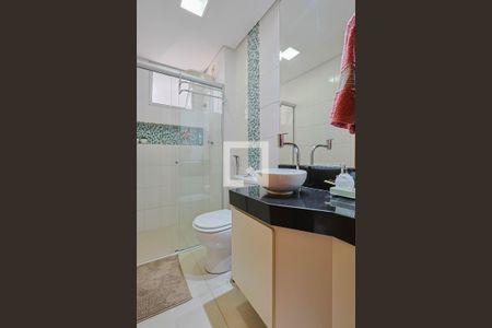 Banheiro de apartamento para alugar com 2 quartos, 150m² em Estrela Dalva, Belo Horizonte
