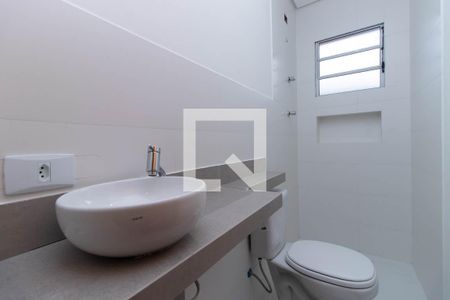 Banheiro Social de apartamento para alugar com 2 quartos, 60m² em Vila Nova Mazzei, São Paulo