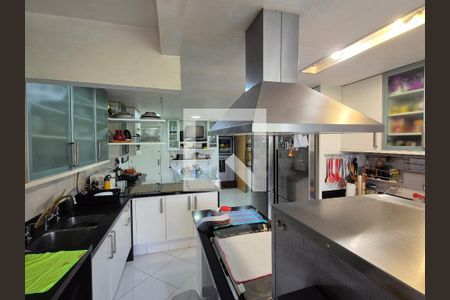 Cozinha de apartamento à venda com 4 quartos, 225m² em Barra da Tijuca, Rio de Janeiro