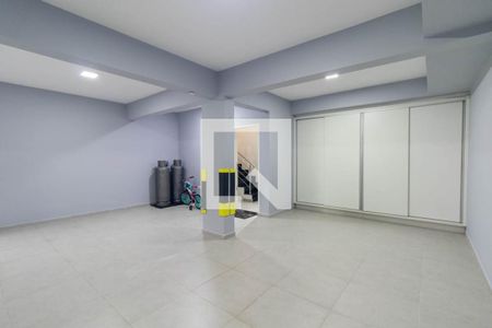 Garagens de casa de condomínio à venda com 2 quartos, 180m² em Pinheirinho, Curitiba