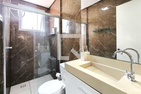 Banheiro da Suíte de casa de condomínio para alugar com 3 quartos, 118m² em Medeiros, Jundiaí