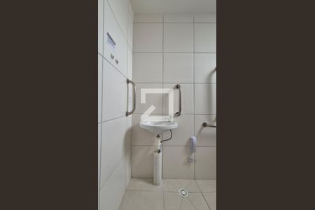 Banheiro  de apartamento para alugar com 1 quarto, 34m² em Santa Maria, Santo André