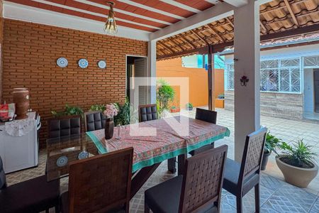 Área externa de casa à venda com 4 quartos, 210m² em Nova Gameleira, Belo Horizonte