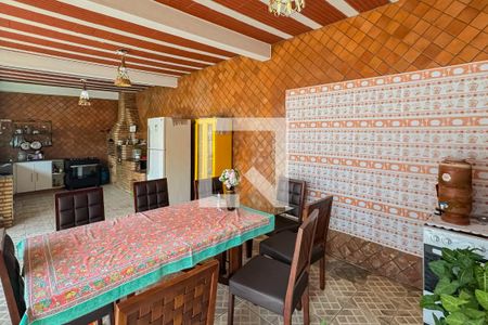 Área externa de casa à venda com 4 quartos, 210m² em Nova Gameleira, Belo Horizonte