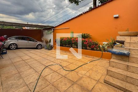 Área externa de casa à venda com 4 quartos, 210m² em Nova Gameleira, Belo Horizonte