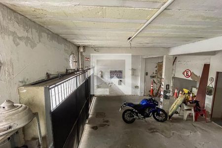 Garagem de casa à venda com 3 quartos, 400m² em Riachuelo, Rio de Janeiro