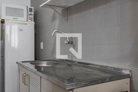 Cozinha de apartamento para alugar com 1 quarto, 44m² em Jardim do Salso, Porto Alegre