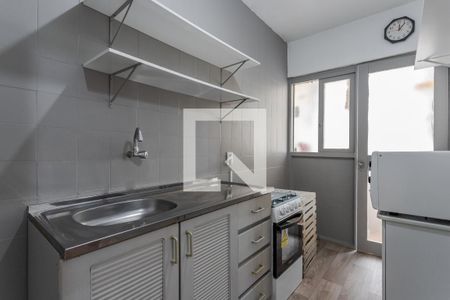Cozinha de apartamento para alugar com 1 quarto, 44m² em Jardim do Salso, Porto Alegre