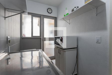 Cozinha de apartamento para alugar com 1 quarto, 44m² em Jardim do Salso, Porto Alegre