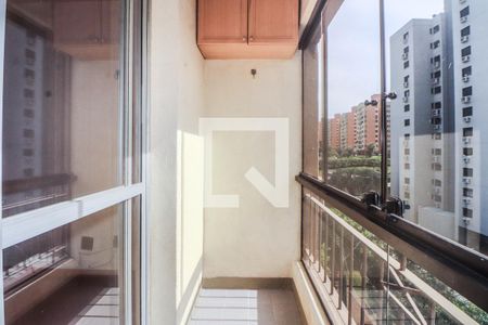 Sala - Varanda de apartamento à venda com 3 quartos, 68m² em Jardim Carvalho, Porto Alegre