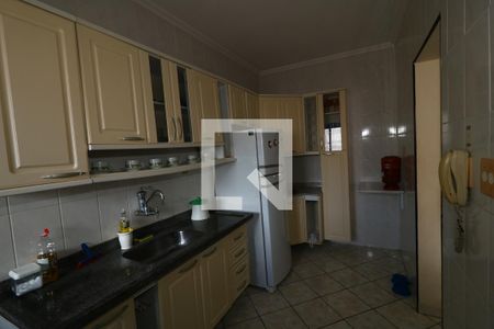 Cozinha de apartamento para alugar com 1 quarto, 54m² em Guilhermina, Praia Grande