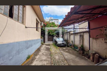 Garagem de casa à venda com 4 quartos, 300m² em Renascença, Belo Horizonte
