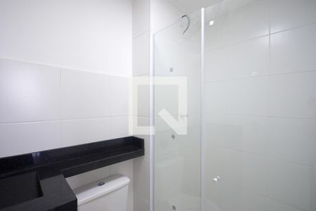Banheiro de apartamento à venda com 1 quarto, 29m² em Parque Bristol, São Paulo