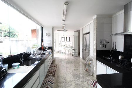 Cozinha de casa para alugar com 7 quartos, 600m² em Morada da Colina, Uberlândia