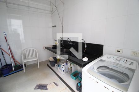 Área de Serviço de casa para alugar com 7 quartos, 600m² em Morada da Colina, Uberlândia