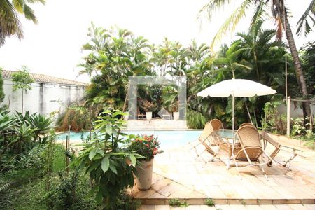 Jardim de casa para alugar com 7 quartos, 600m² em Morada da Colina, Uberlândia